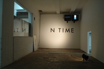 On Time / Overtijd / En Retard, 2005